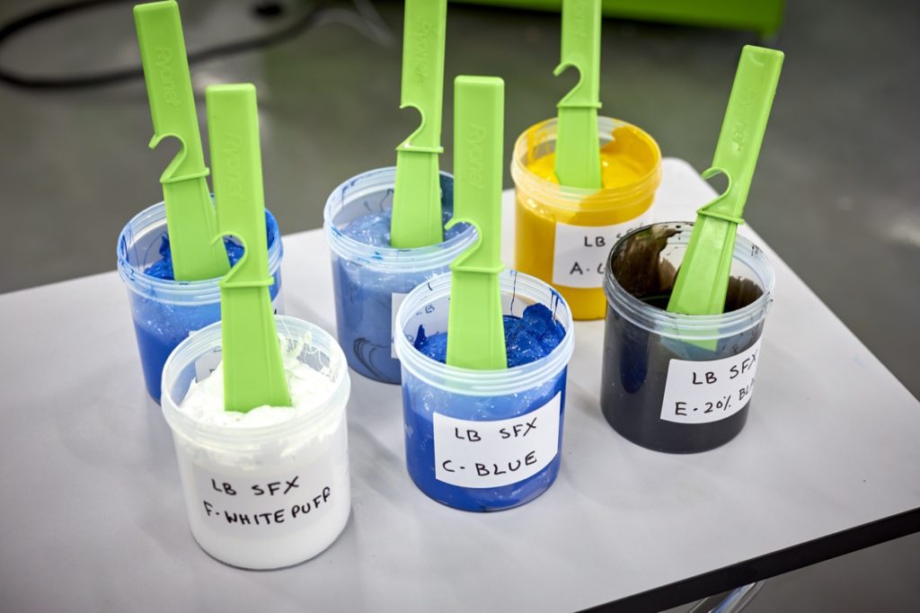 Mixed inks with ink knives