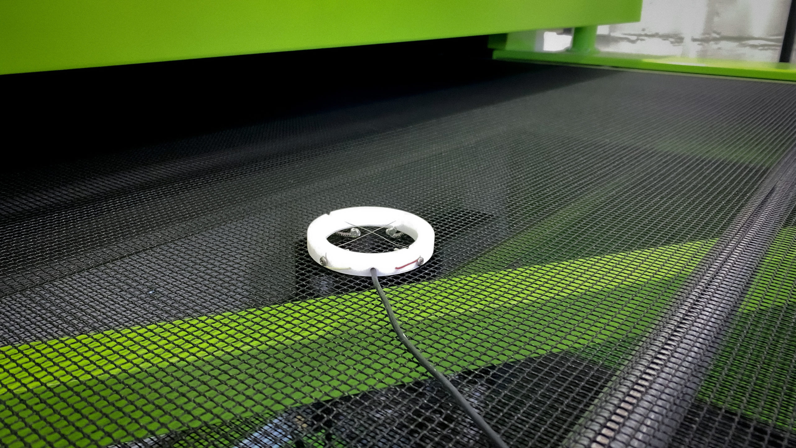 donut probe on dryer belt